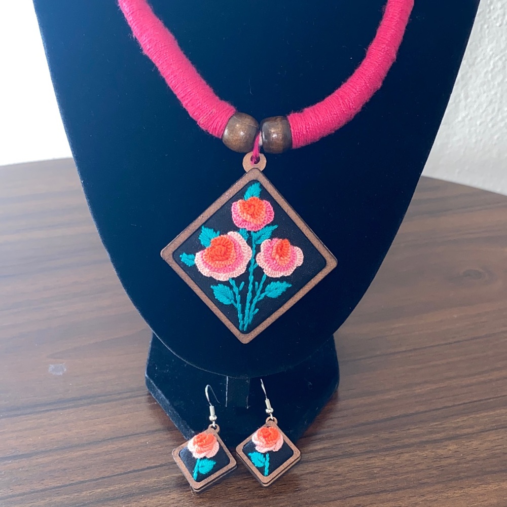 Handcrafted Floral Pendant Necklace and Earring Set - Picture 3 of 14